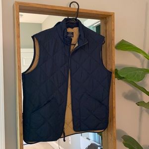 *LIKE NEW* navy J Crew Vest!